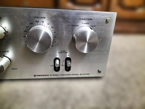 Amplificatore stereo integrato